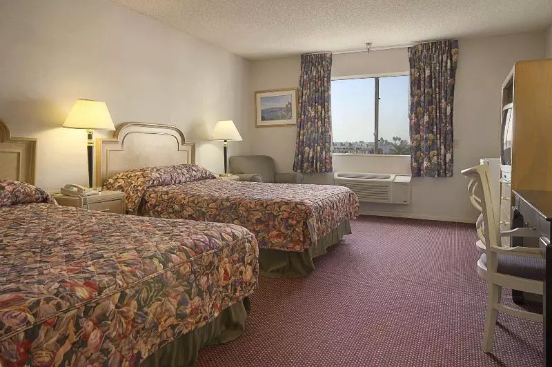 سوئیت با تخت بزرگ, Ramada By Wyndham Los Angeles/wilshire Center