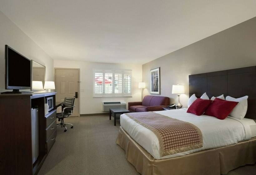 סוויטה, Infinity Inn & Suites