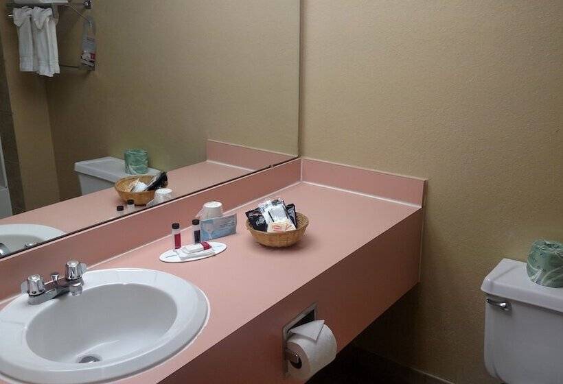 اتاق استاندارد با 2 تخت دوبل, Ramada By Wyndham West Atlantic City