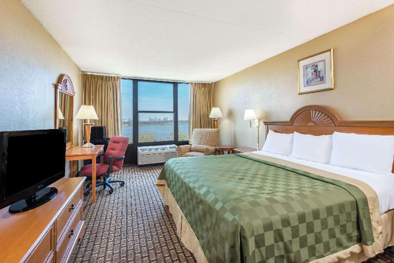 اتاق استاندارد با تخت بزرگ, Ramada By Wyndham West Atlantic City