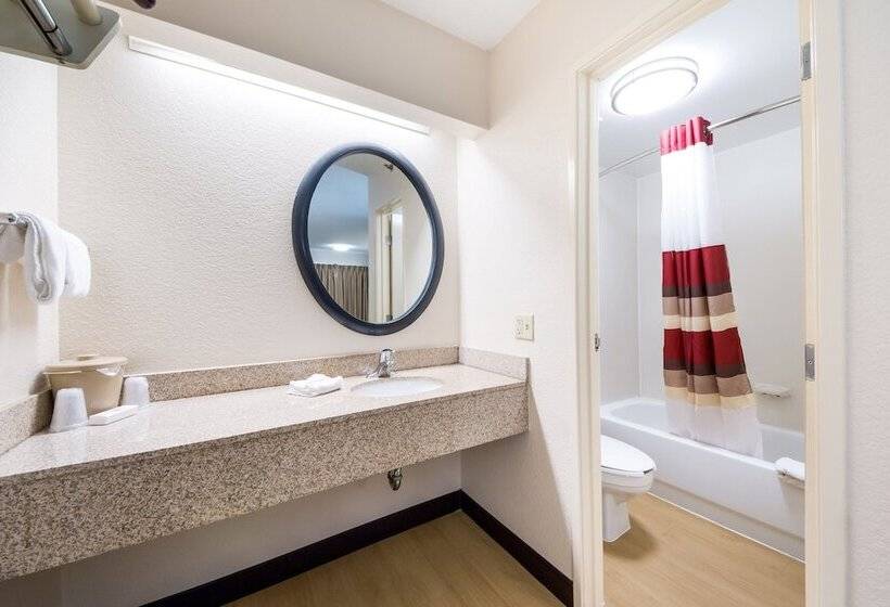 اتاق سوپریور با تخت بزرگ, Red Roof Inn Laredo