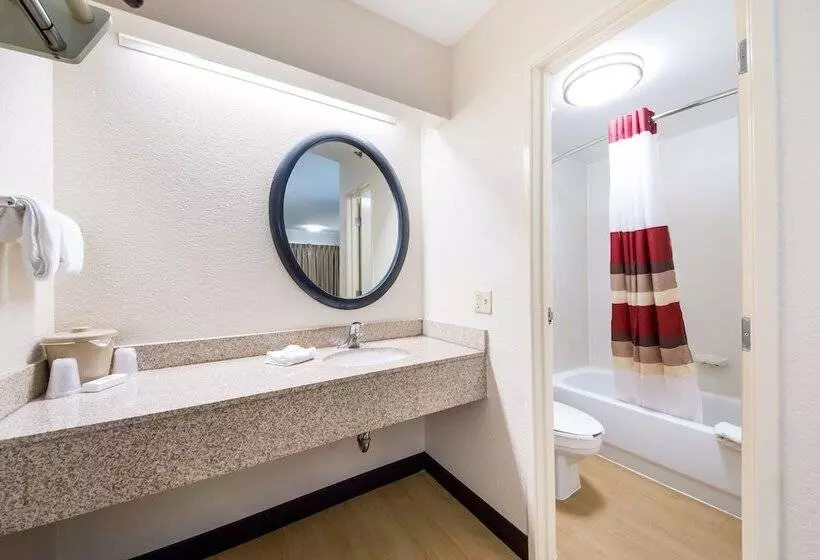 キングサイズベッドのスーペリアルーム, Red Roof Inn Laredo