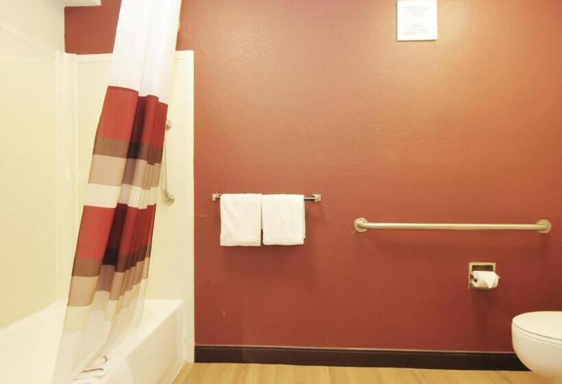 غرفة قياسية سرير مزدوج لذوى الإحتياجات الخاصة, Red Roof Plus Chicago   Hoffman Estates