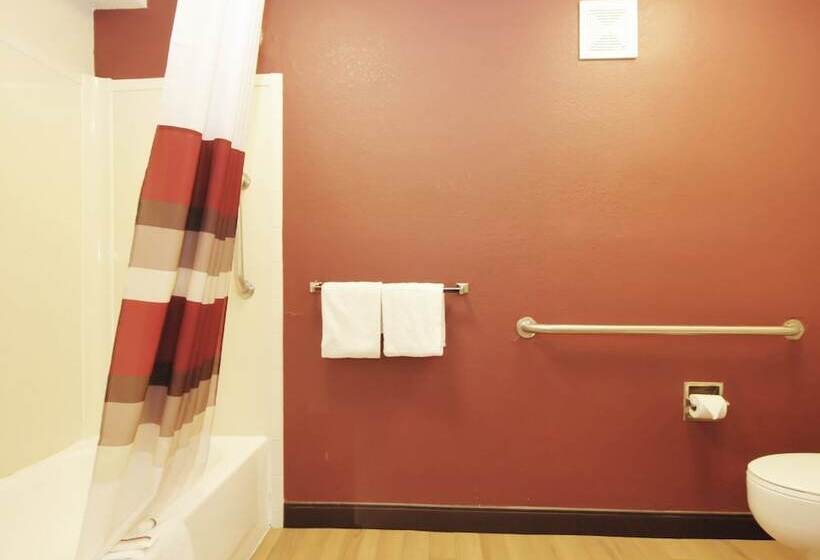 غرفة قياسية سرير مزدوج لذوى الإحتياجات الخاصة, Red Roof Plus Chicago   Hoffman Estates