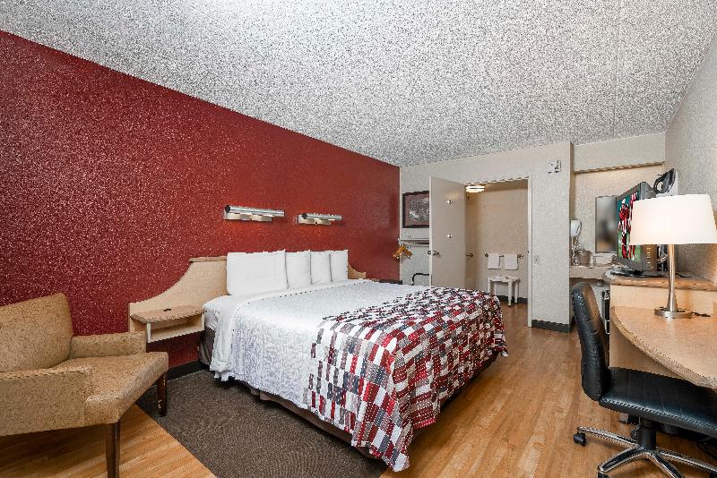 带大床的高级房间, Red Roof Inn Syracuse