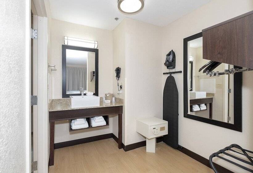 Suíte, Red Roof Inn Plus+ Jacksonville – Southpoint