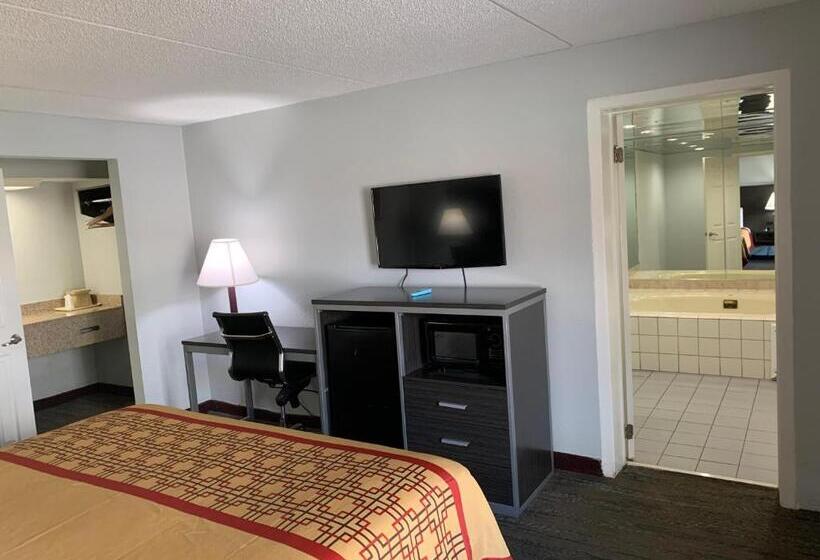 キングサイズベッドのデラックスルーム, Travelodge By Wyndham Pigeon Forge