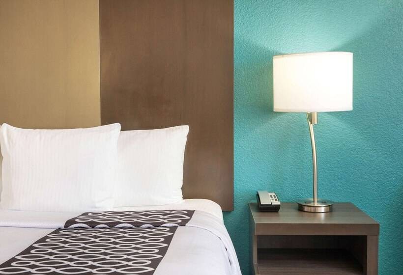 Номер Стандарт 2 Двуспальные Кровати, La Quinta By Wyndham Atlanta Airport North