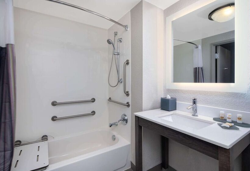 Deluxrum Handikappsanpassat, La Quinta By Wyndham Atlanta Airport North