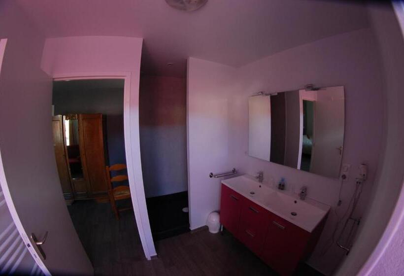 Номер Стандарт Трехместный, La Vieille Auberge