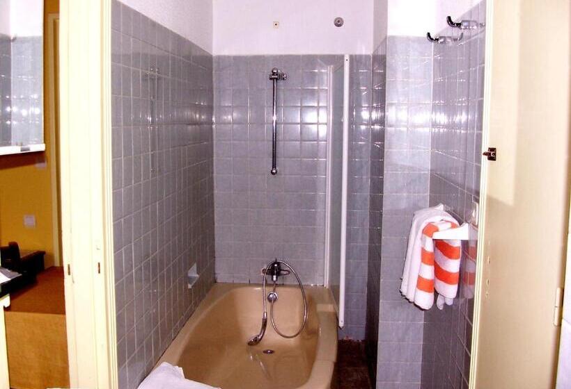 스탠다드 트리플 룸, La Vieille Auberge