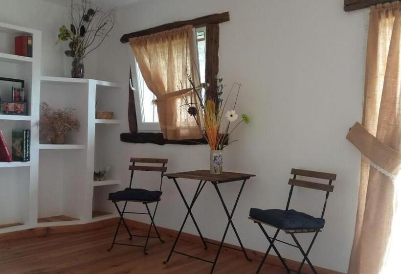 Номер Стандарт Вид на Сад, Mirador Las Grullas