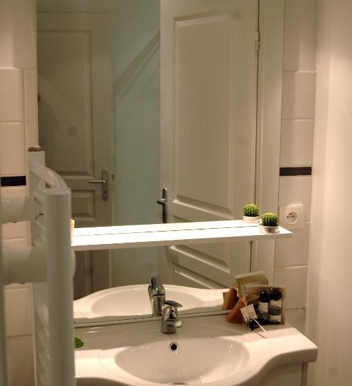 חדר סטנדרט, Croissant De Lune