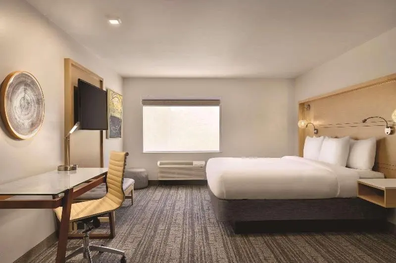 キングサイズベッドのスタンダードルーム, Radisson Hotel Atlanta Airport