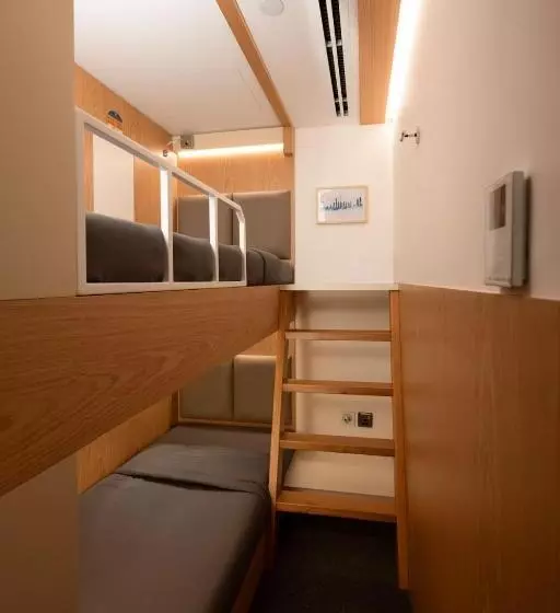 کابین, Sleep  N Fly Sleep Lounge, A Gates Terminal 3   Transit Only