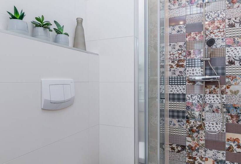 Economy Szoba, 4 Elements Old Town Views Rooms