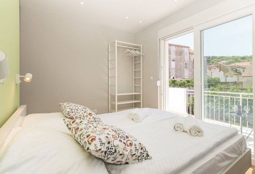 Economy Szoba, 4 Elements Old Town Views Rooms