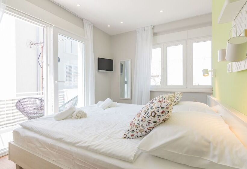 Economy Szoba, 4 Elements Old Town Views Rooms