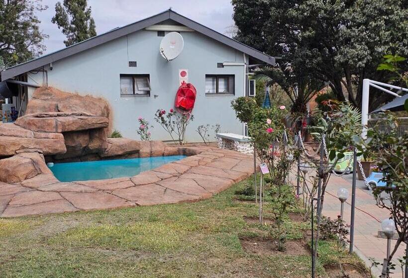 חדר אקונומי, The Haven: Make Our Home Your Home