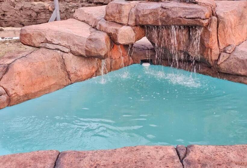 חדר משפחתי, The Haven: Make Our Home Your Home