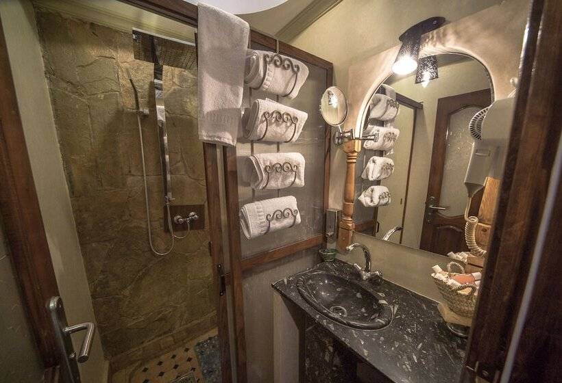 סוויטה משפחתית 2 חדרי שינה, Tin Joseph