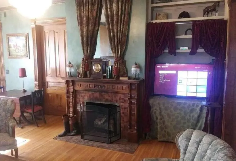 سوییت خانوادگی, Historic Victorian Inn