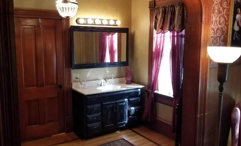 سوییت سوپریور, Historic Victorian Inn