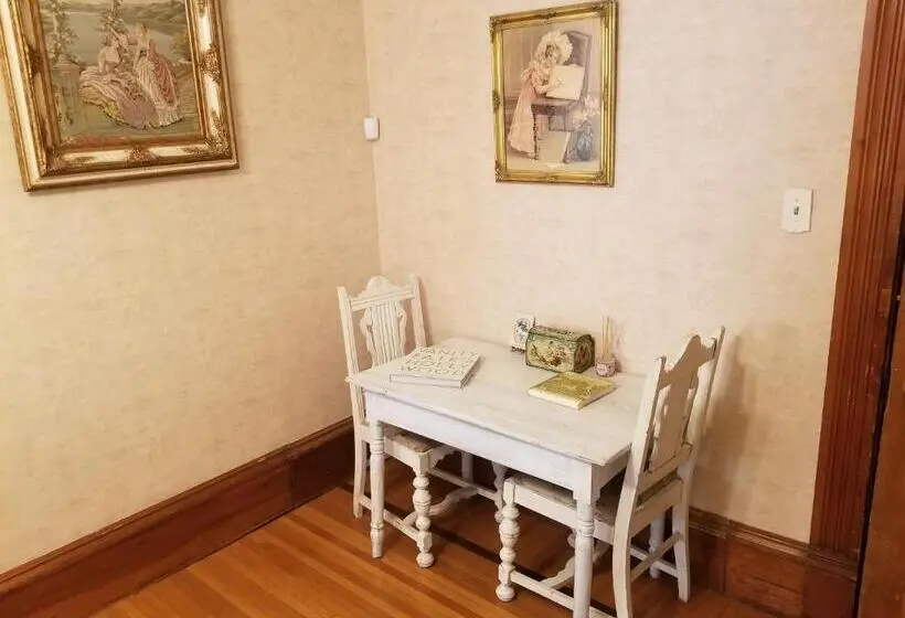 سوییت سوپریور, Historic Victorian Inn