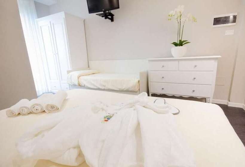 غرفة كلاسيكية ثلاثية, Cervia