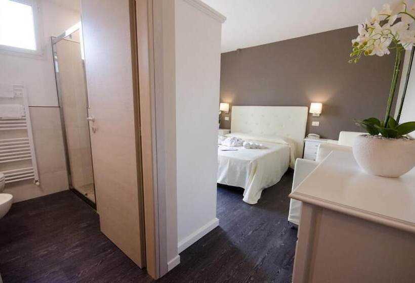 经典四人房间, Cervia