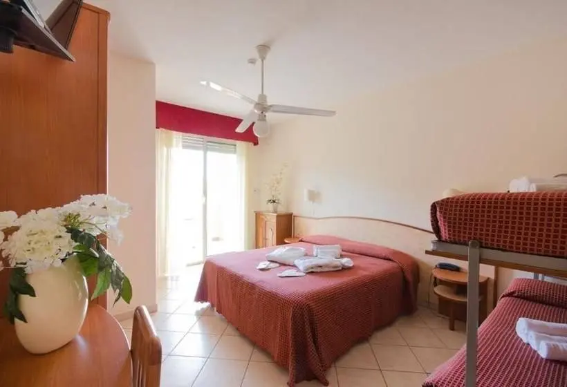 景色の見えるスタンダード4人部屋, Cervia