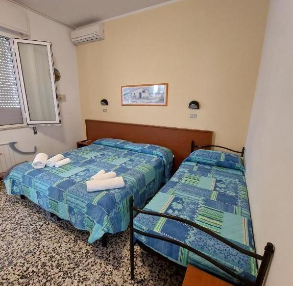 اتاق استاندارد سه نفره, B&b Hotel Villa Nora