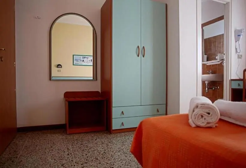 Economy Quadruple Room, B&b Hotel Villa Nora