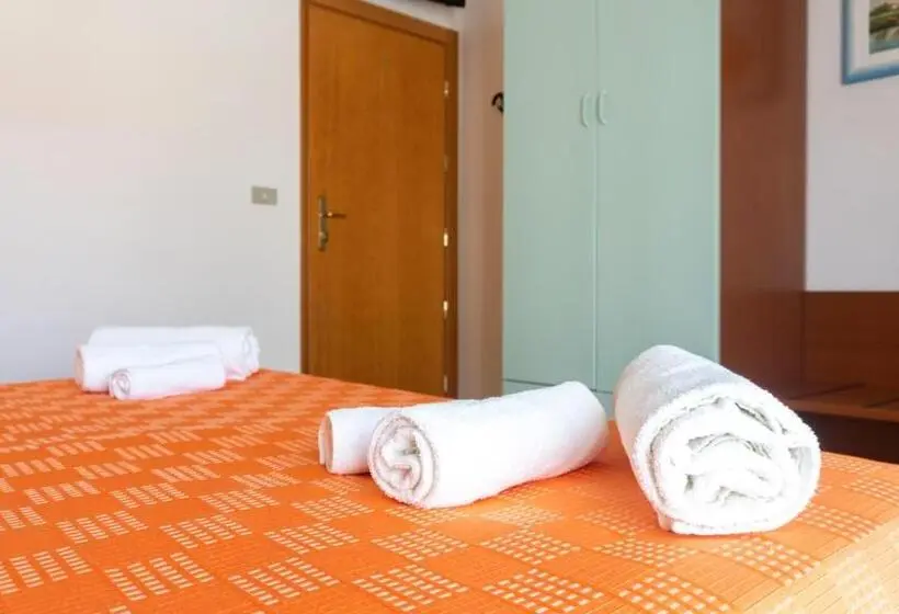 Economy Quadruple Room, B&b Hotel Villa Nora