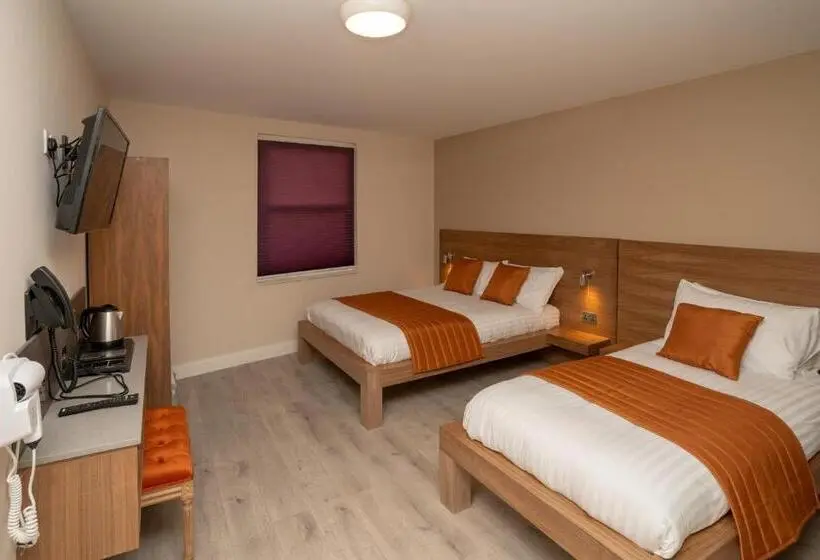 اتاق استاندارد سه نفره, Eagle Hotel Luton Airport
