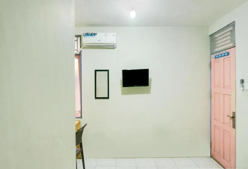 اتاق لوکس, Oyo 2872 Garuda Guest House