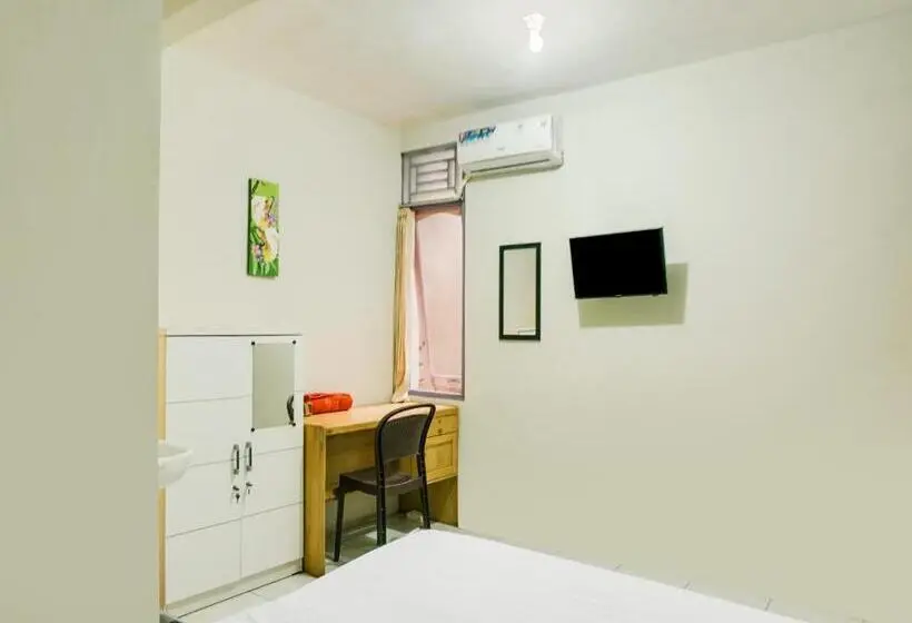 اتاق لوکس, Oyo 2872 Garuda Guest House