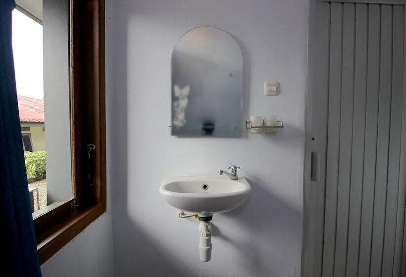 اتاق استاندارد, Spot On 2842 Hotel Rindu