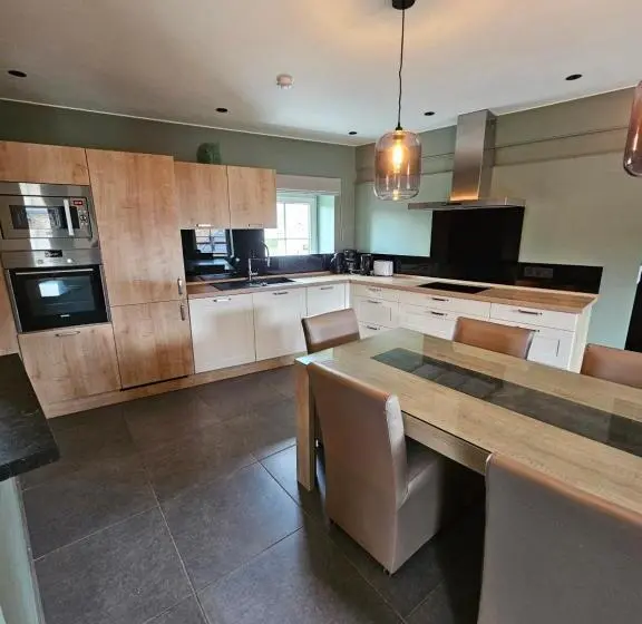 ３ベッドルームハウス, B&b Hoeve De Brieser