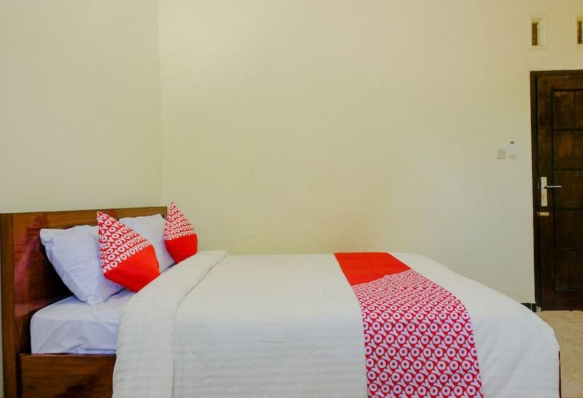 اتاق لوکس, Oyo 2570 Griya Kinanthi Family