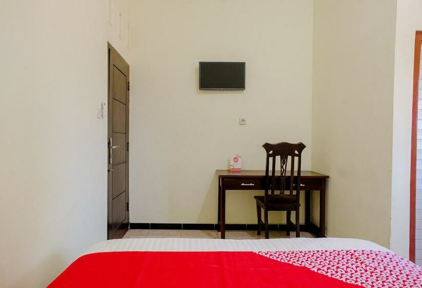 اتاق لوکس, Oyo 2570 Griya Kinanthi Family