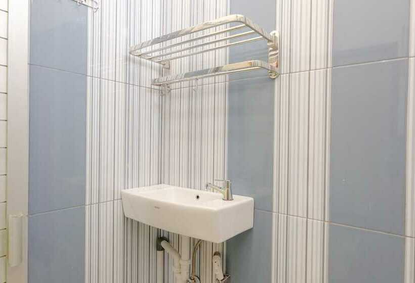 اتاق لوکس, Oyo 2570 Griya Kinanthi Family