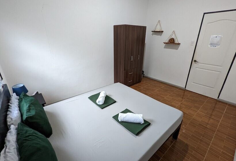 스탠다드 룸, Crazy Bears Hostel