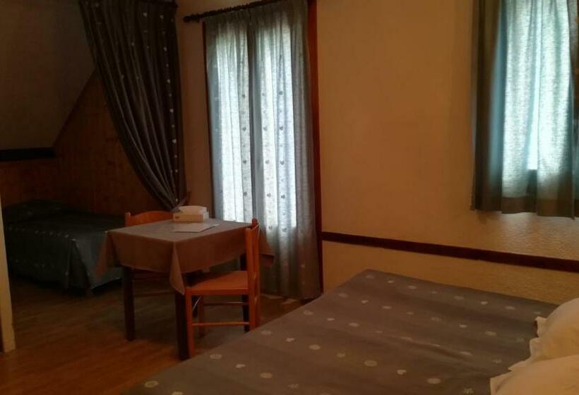 Номер Стандарт с Балконом, Hôtel Restaurant Les Tilleuls