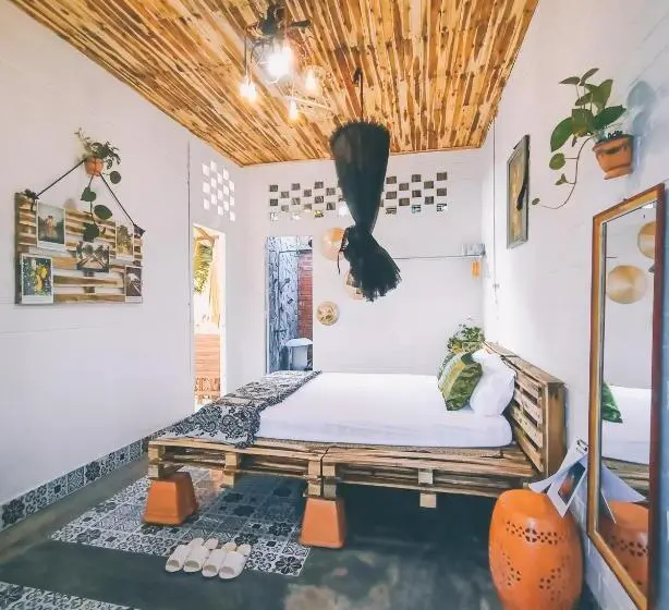 اتاق استاندارد سه تخته با چشم‌انداز باغ, Mekong Pottery Homestay, Green Friendly & Boat Tour