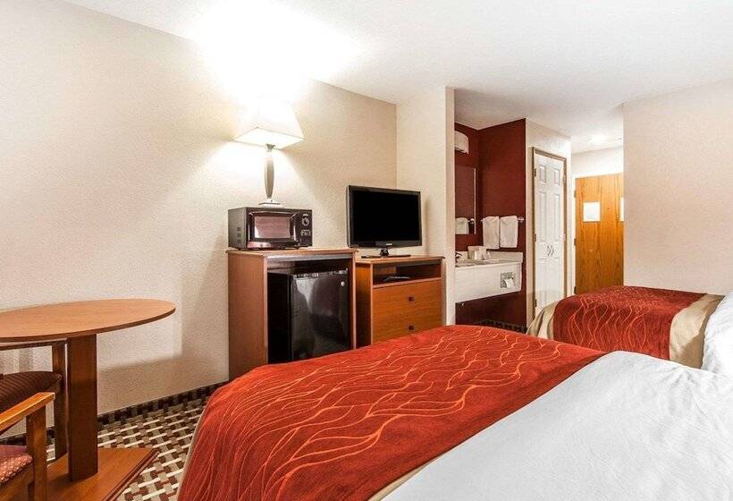 带2个双人床的标准工作室, Quality Inn