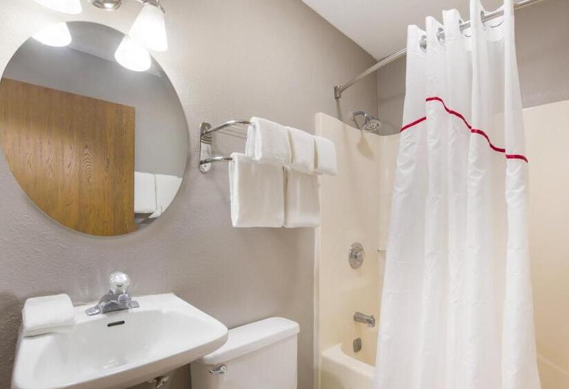 מיטת קינג בסוויטה, Red Roof Inn Lawrenceburg