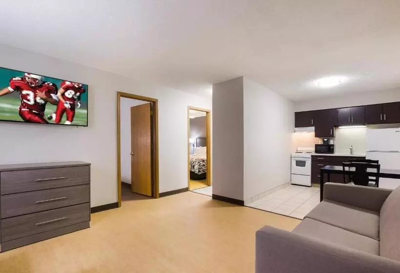 スイート, Red Roof Inn Lawrenceburg