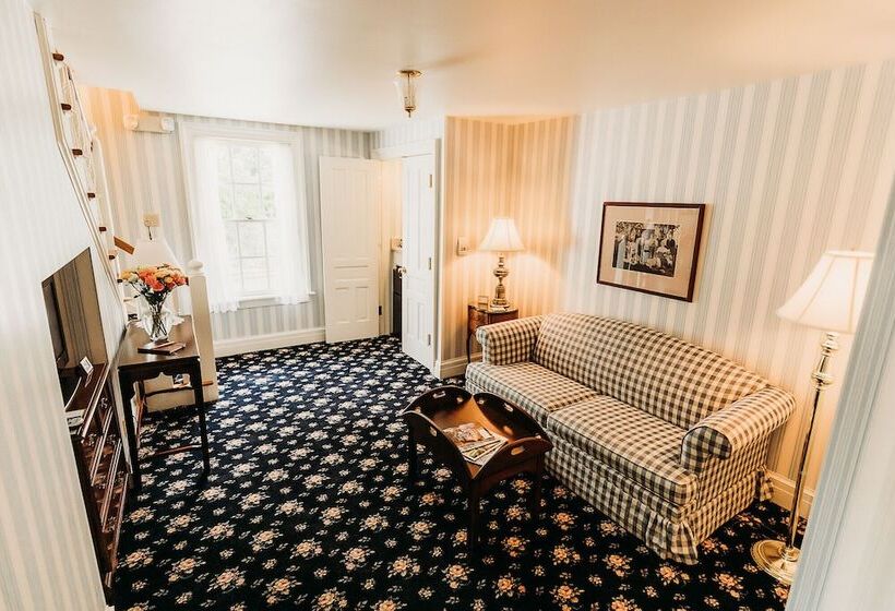 جناح مزود بجاكوزى, The Rochester Inn