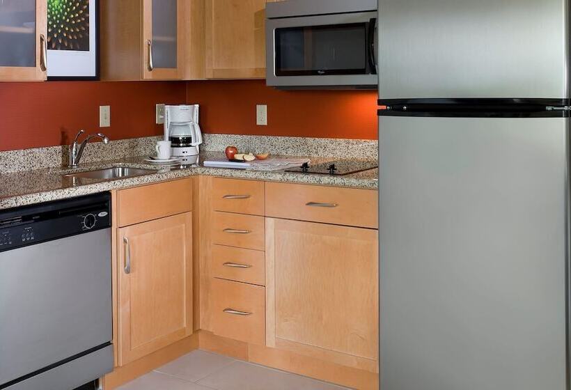 Люкс 2 Спальни, Residence Inn Madison East